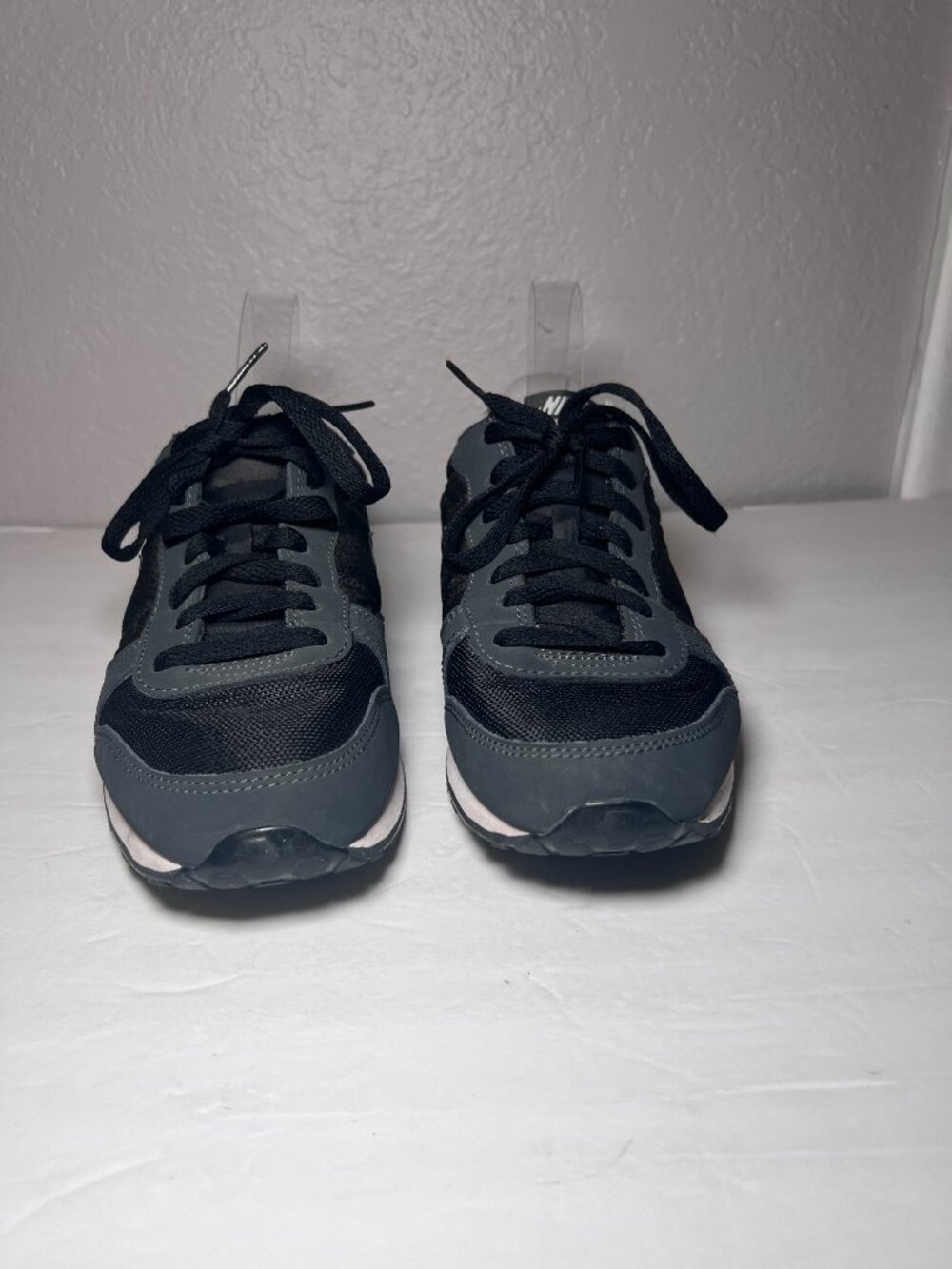 Nike Women Size 9 Genicco Sneakers Black Gray Low Top - Picture 5 of 12